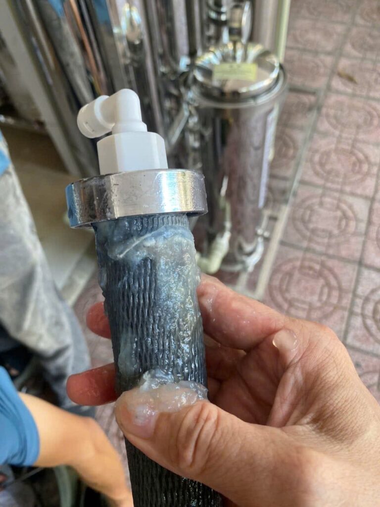 xử lý nước bị keo do dư Polymer tạo cặn nhầy